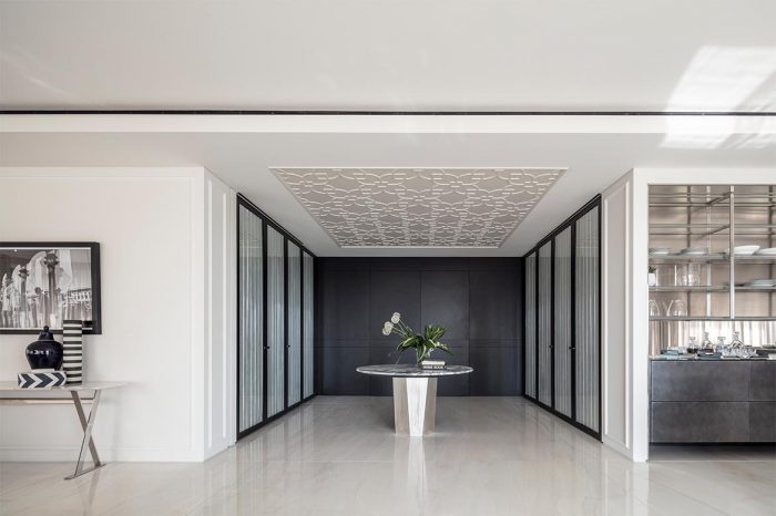 17 RothsChild entrance